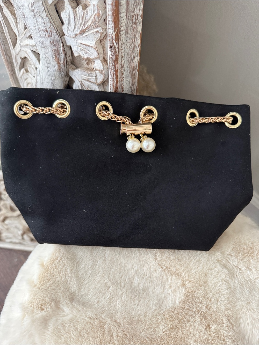 Black Pearl Accent Chain Shoulder Bag